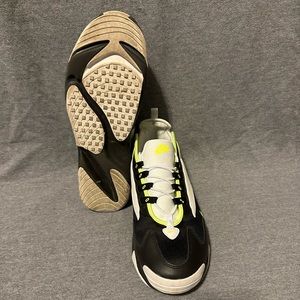 Slightly worn Nike zoom 2K, black and white with fluorescent green
